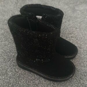 Toddler Boots

Black with some color